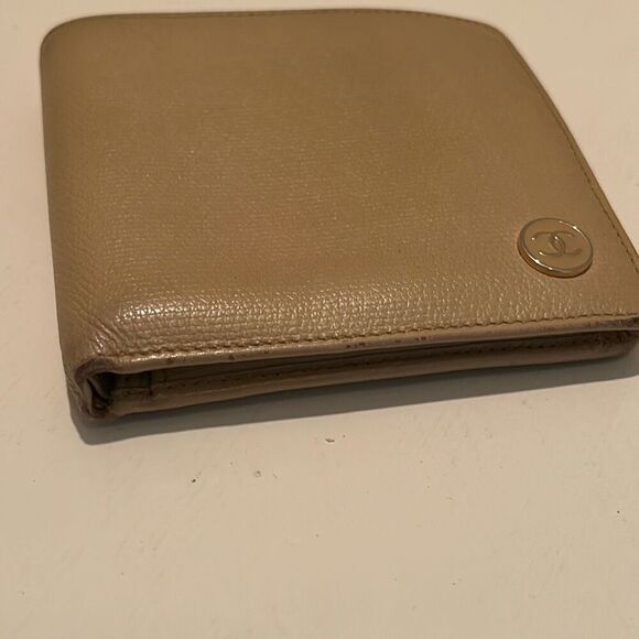 Chanel Bifold Compact Cardholder Wallet Beige Leather Luxury Minimalist CC Logo - Picture 5 of 15